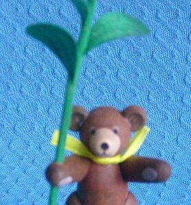 Bär mit Sonnenblume