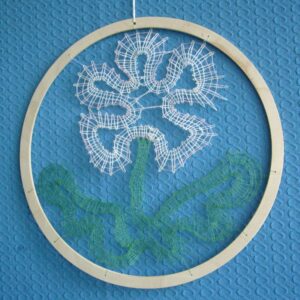 geklöppeltes Fensterbild Gänseblümchen - vorrätig 1 Stück
