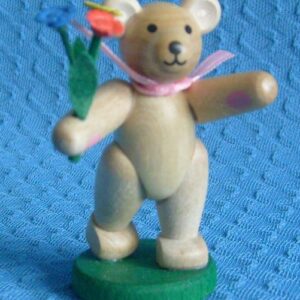Bär mit Blumen