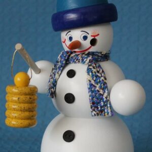 Schneemann mit Laterne