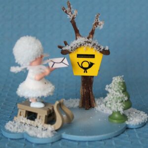 Schneeflöckchen am Briefkasten