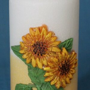 Kerze mit Sonnenblumen