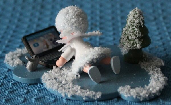 Schneeflöckchen mit Laptop- vorrätig 1 Stück