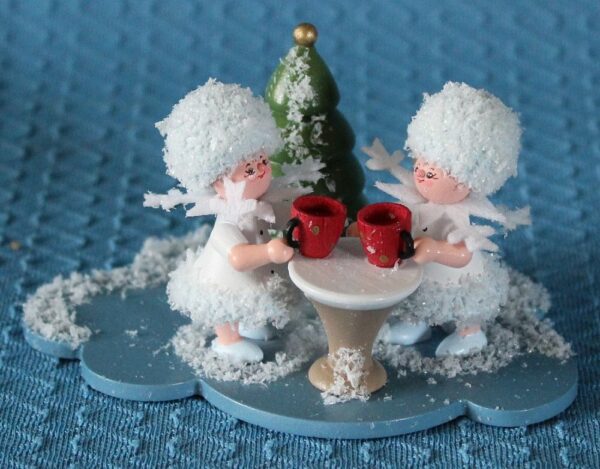 Schneeflöckchenpaar auf Weihnachtsmarkt- Ausverkauft