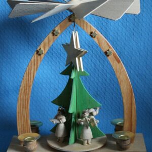 Pyramide mit 4 Engel