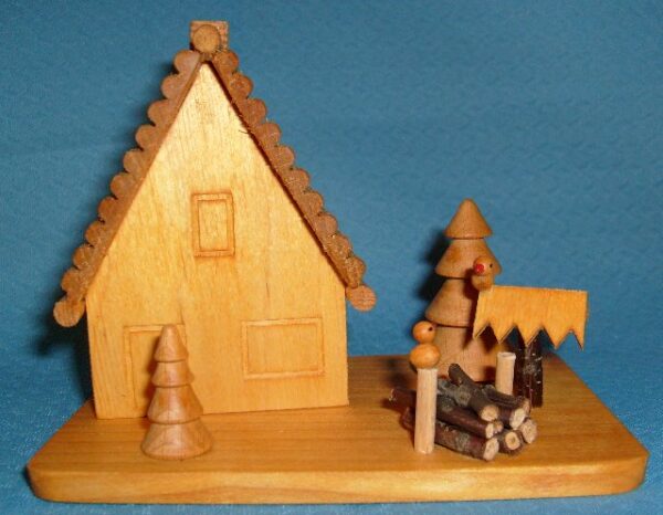 Räucherhaus mit Vögel am Futterhaus
