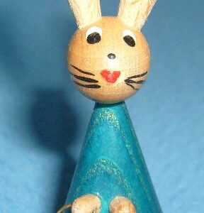 Osterhase mit Korb
