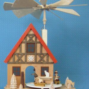 Pyramide Haus mit Winterkindern für Teelichte