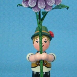 Blumenjunge mit Dahlie